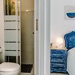 Paz & - Peace &