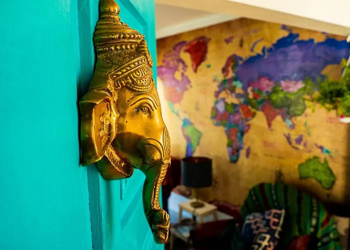 Paz & - Peace & בית הארחה *