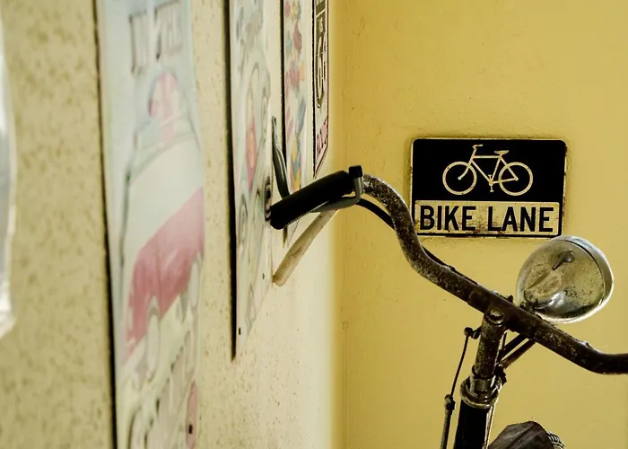 Paz & - Peace & בית הארחה