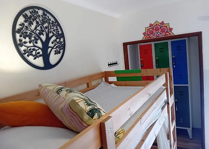 Paz & - Peace & בית הארחה