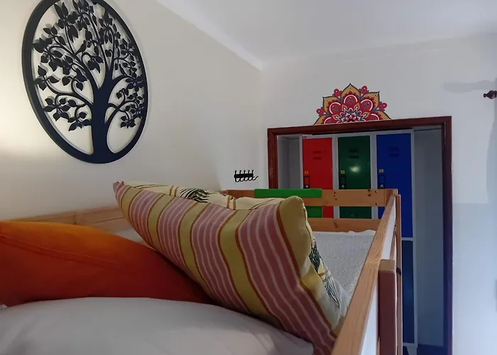 Paz & - Peace & בית הארחה נאזרה