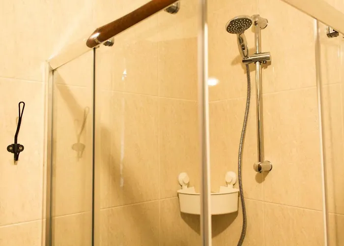 Paz & - Peace & בית הארחה